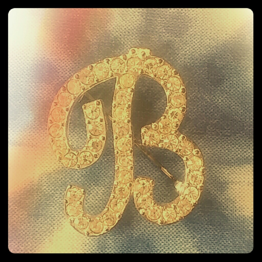 💙"B" Women's Pin